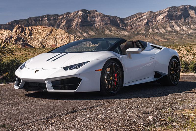 Royalty Exotic Cars: LINQ Promenade